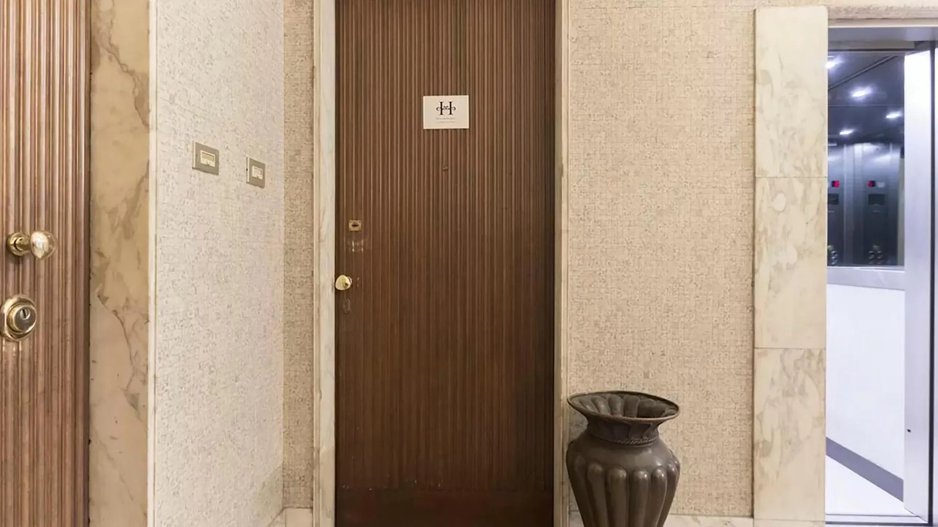 Classbnb - Two Apartments 400 Meters From The Duomo Μιλάνο