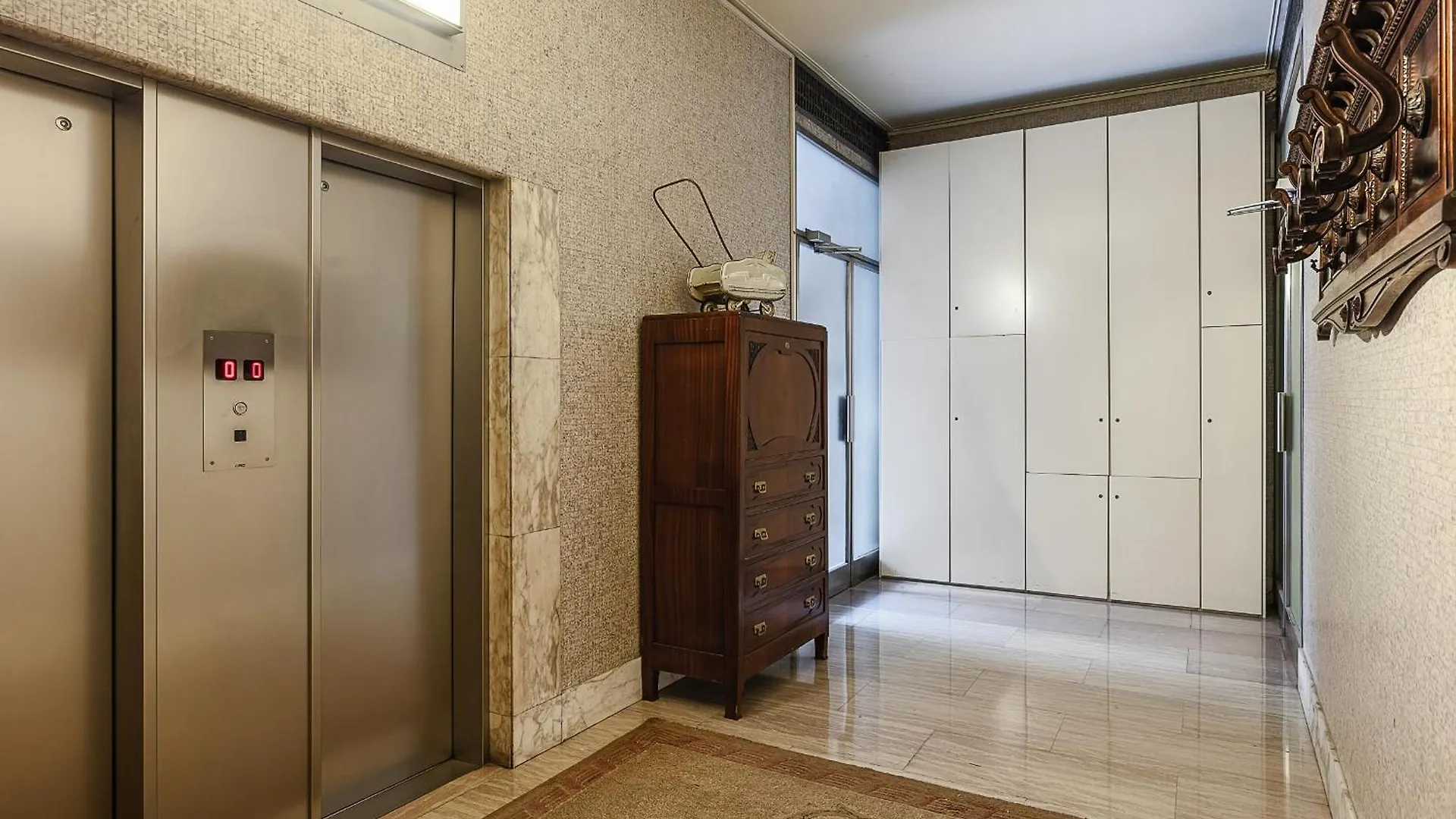 Classbnb - Two Apartments 400 Meters From The Duomo Μιλάνο