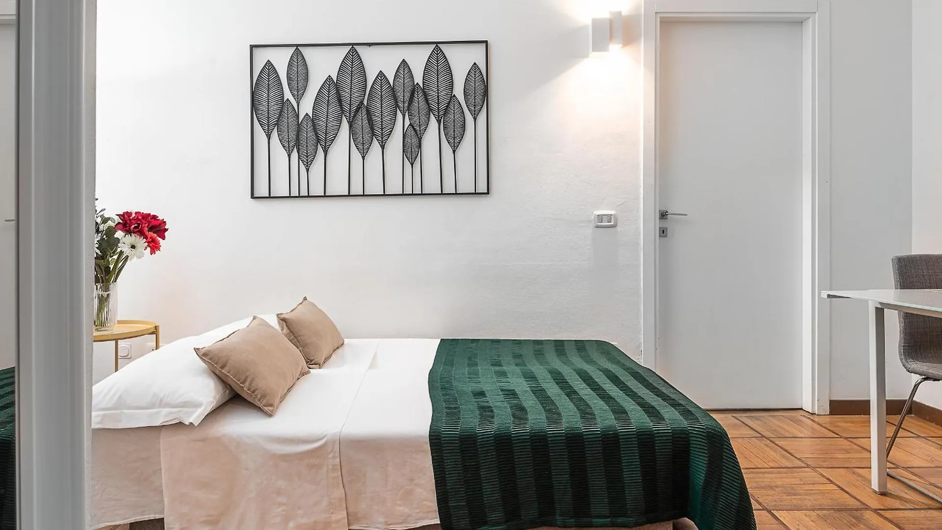 Classbnb - Two Apartments 400 Meters From The Duomo Μιλάνο