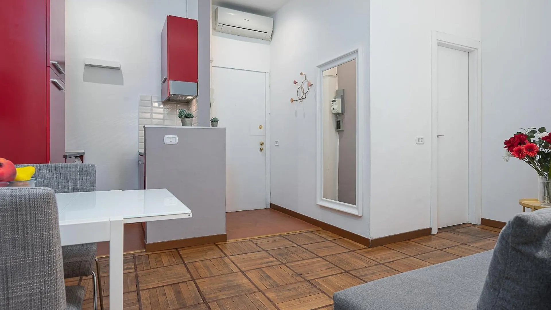 Classbnb - Two Apartments 400 Meters From The Duomo Μιλάνο 0*,  Ιταλία