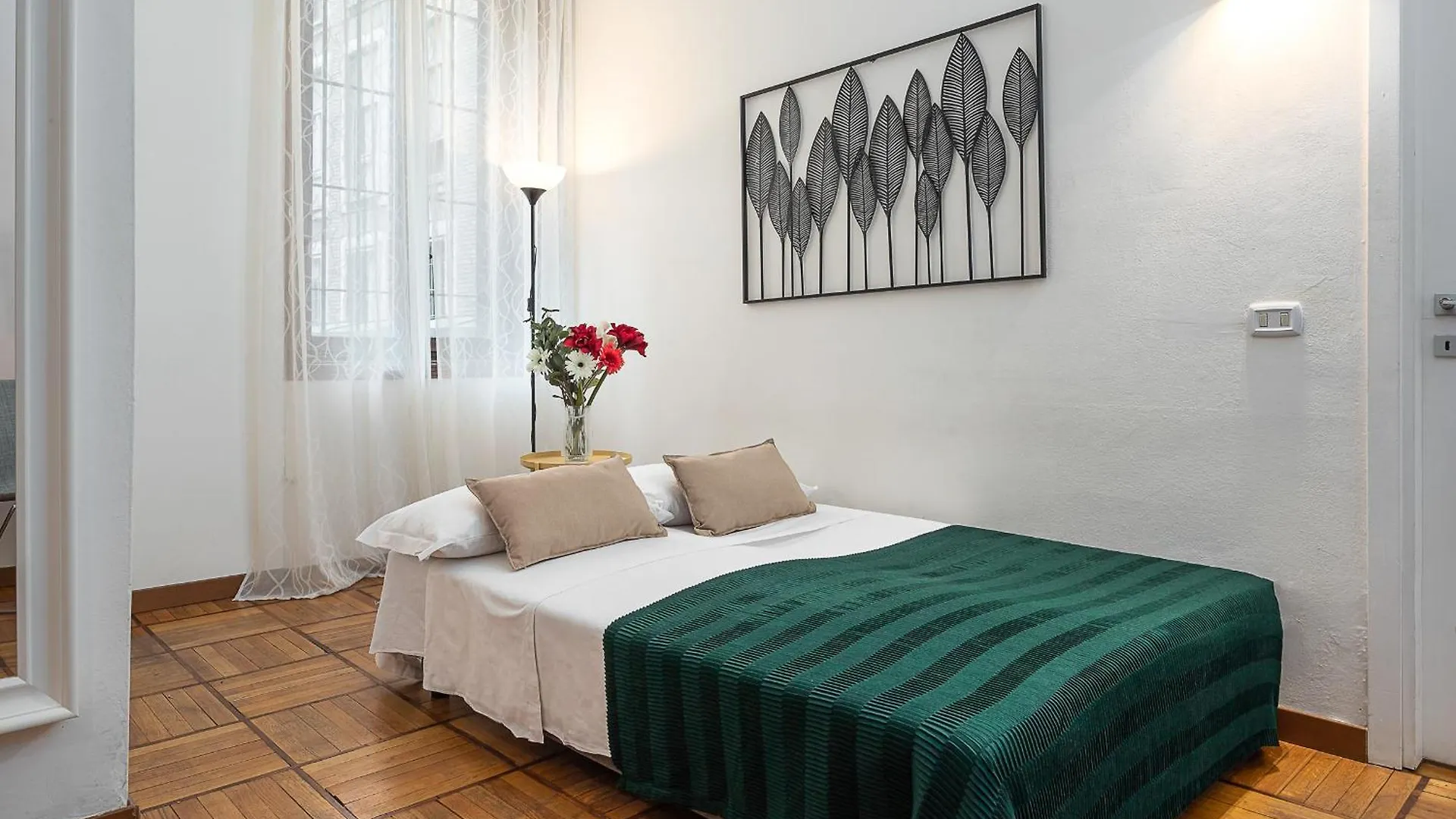Classbnb - Two Apartments 400 Meters From The Duomo Μιλάνο 0*,  Ιταλία