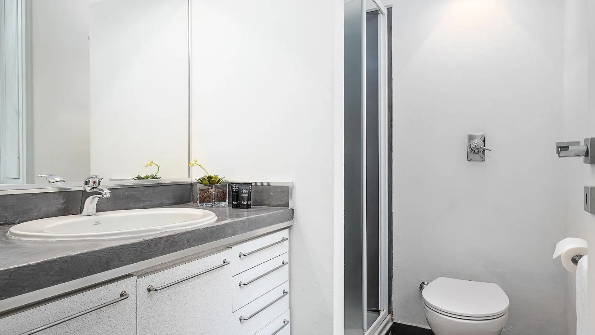 Classbnb - Two Apartments 400 Meters From The Duomo Μιλάνο