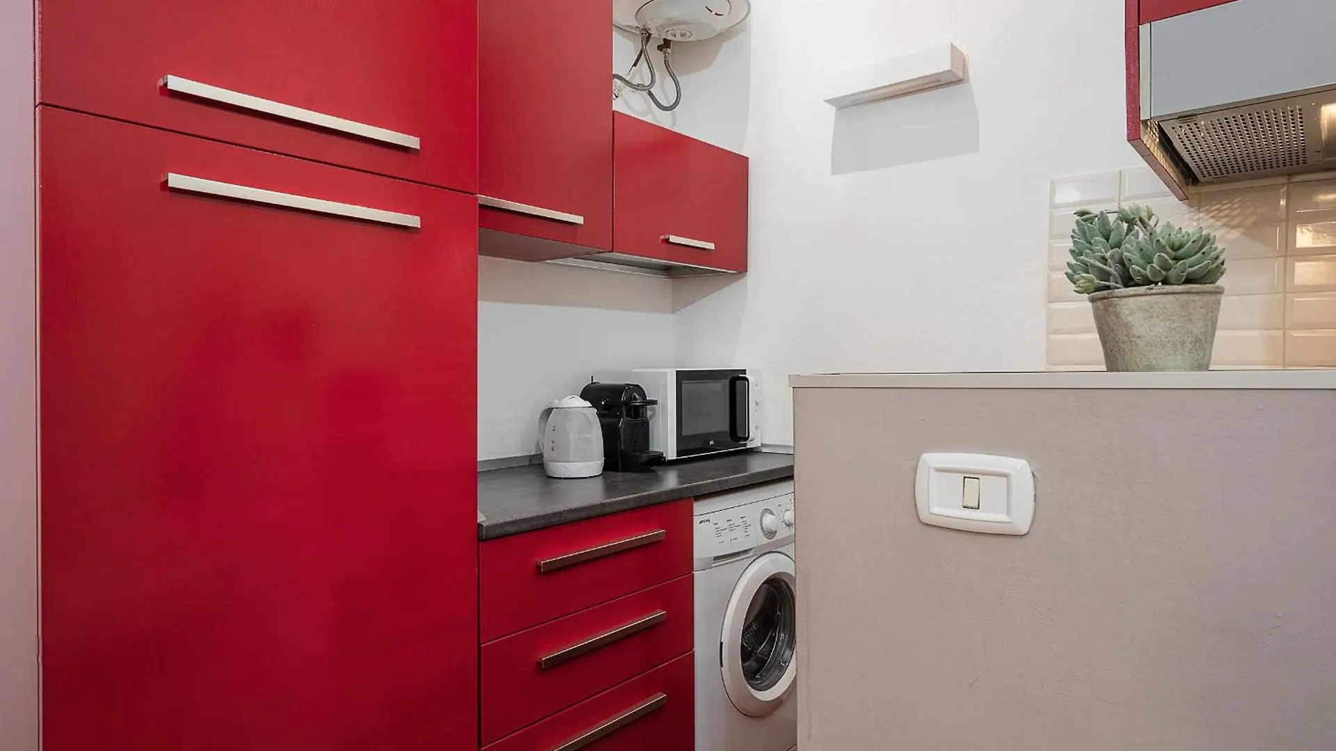 Classbnb - Two Apartments 400 Meters From The Duomo Milan Italy